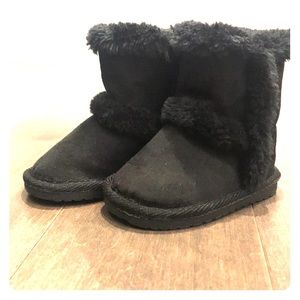 Teeny Toes black faux fur boots baby sz 3